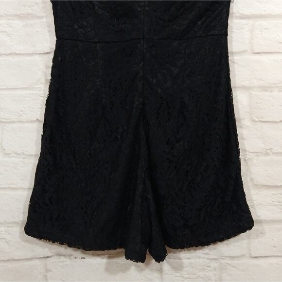 A Mika & Gala Women's Black Floral Lace V Neck Short Romper NWT Size XS 0 2 UK-6 - Picture 8 of 12